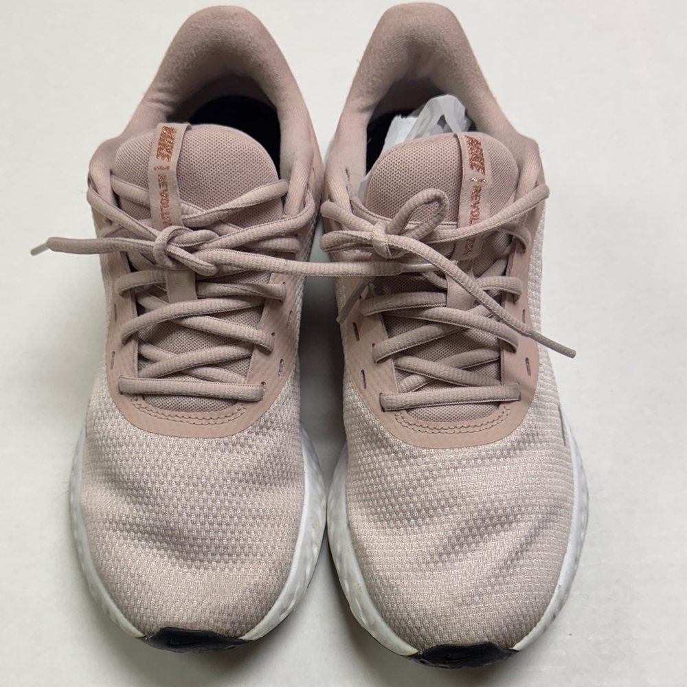 Nike Revolution 5 Women's Barely Rose Sneaker Size 10